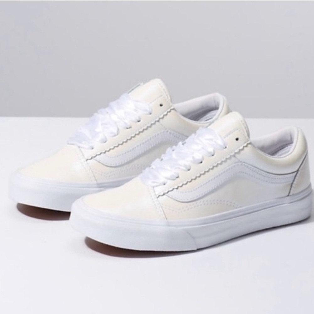 Vans | Old Skool Pearlescent White Skater Shoe